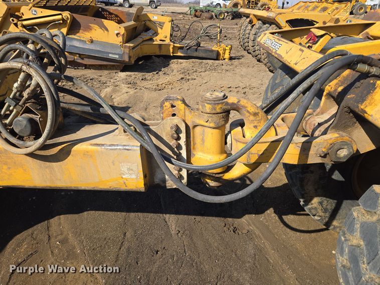 image for item EQ6766 2005 John Deere  1812C  scraper