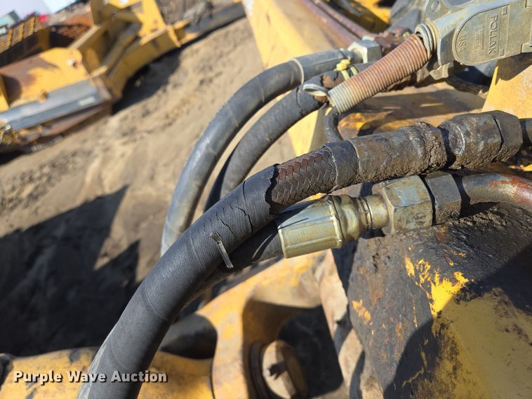 image for item EQ6766 2005 John Deere  1812C  scraper