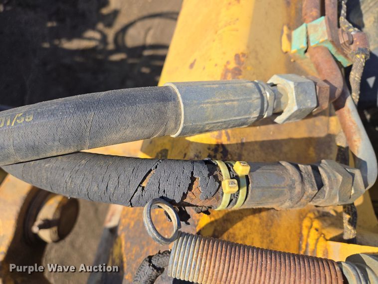 image for item EQ6766 2005 John Deere  1812C  scraper