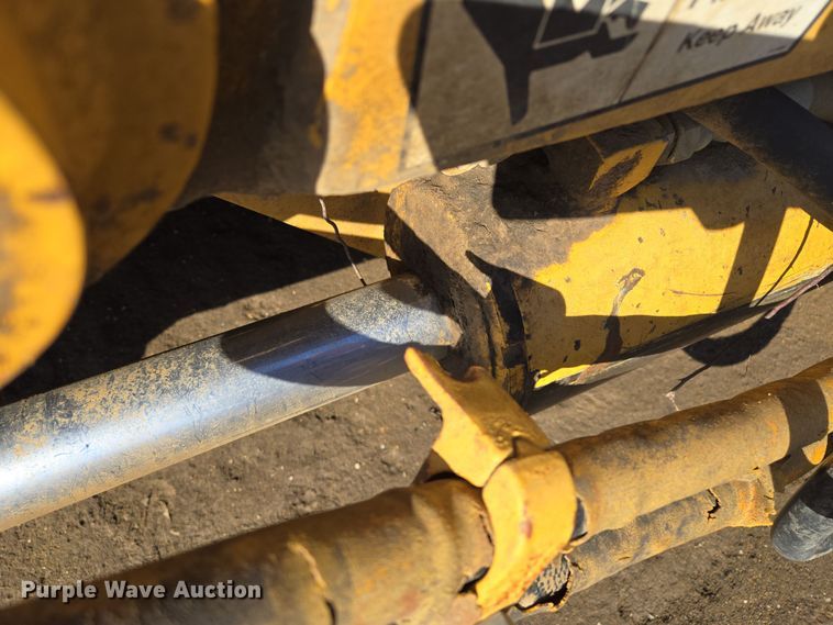 image for item EQ6766 2005 John Deere  1812C  scraper