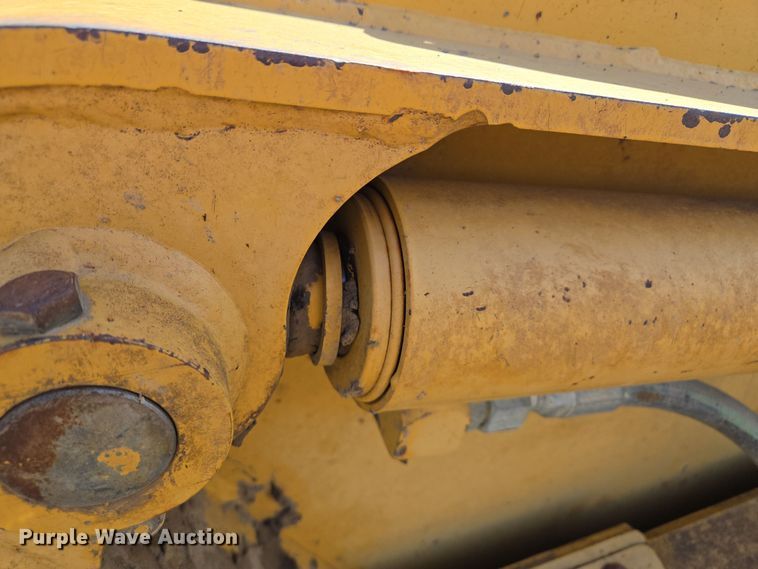 image for item EQ6766 2005 John Deere  1812C  scraper