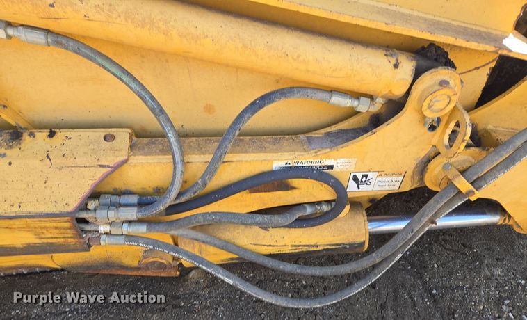 image for item EQ6766 2005 John Deere  1812C  scraper