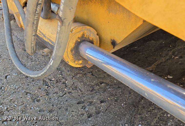 image for item EQ6766 2005 John Deere  1812C  scraper