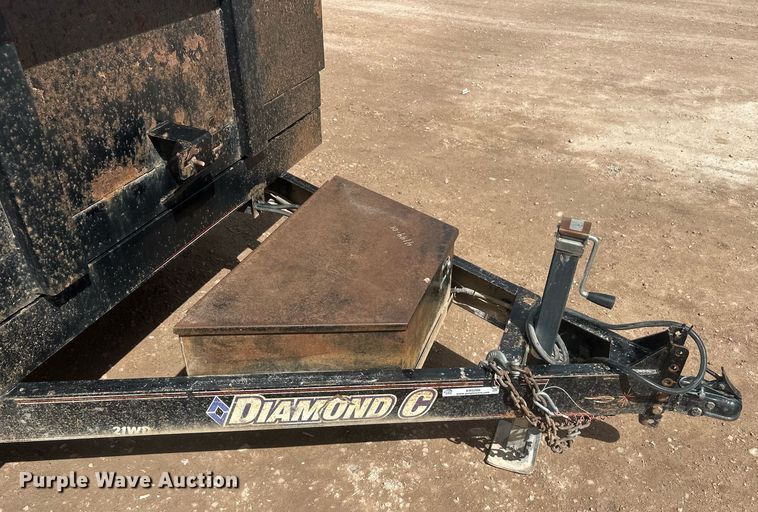 image for item ER5206 2015 Diamond C dump trailer