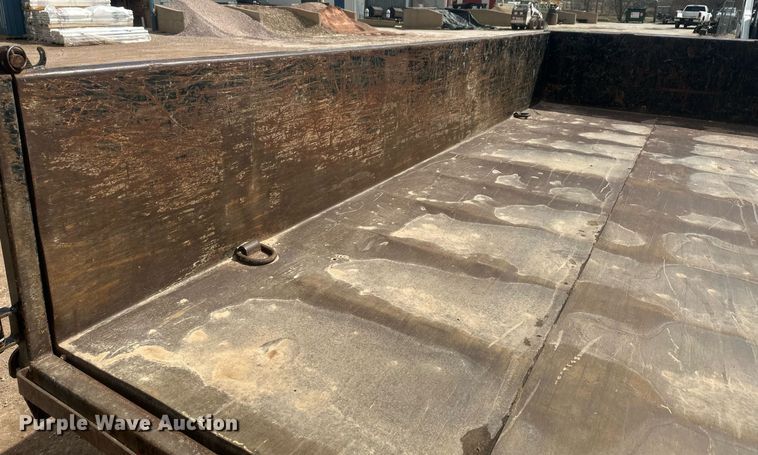 image for item ER5206 2015 Diamond C dump trailer