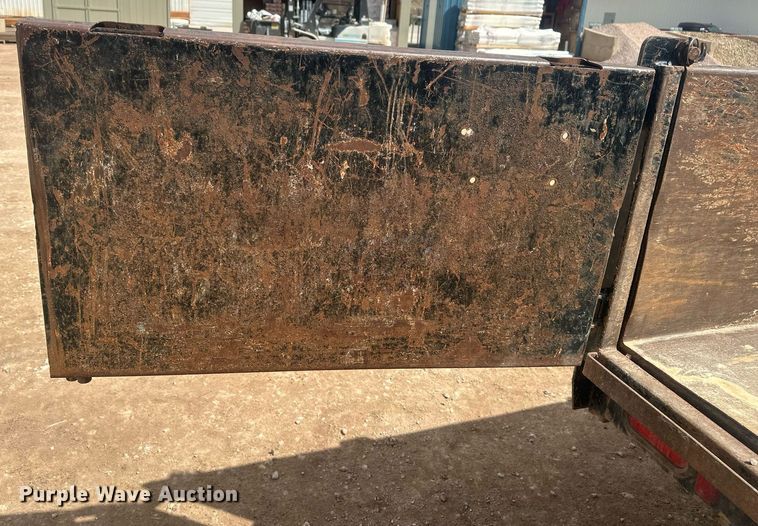 image for item ER5206 2015 Diamond C dump trailer