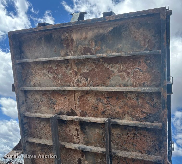 image for item ER5206 2015 Diamond C dump trailer