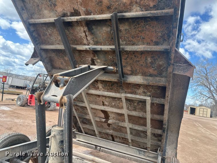 image for item ER5206 2015 Diamond C dump trailer