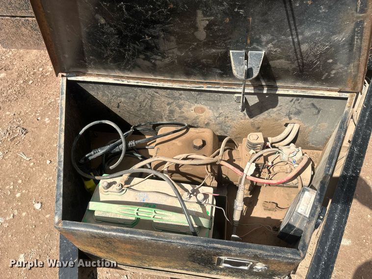 image for item ER5206 2015 Diamond C dump trailer