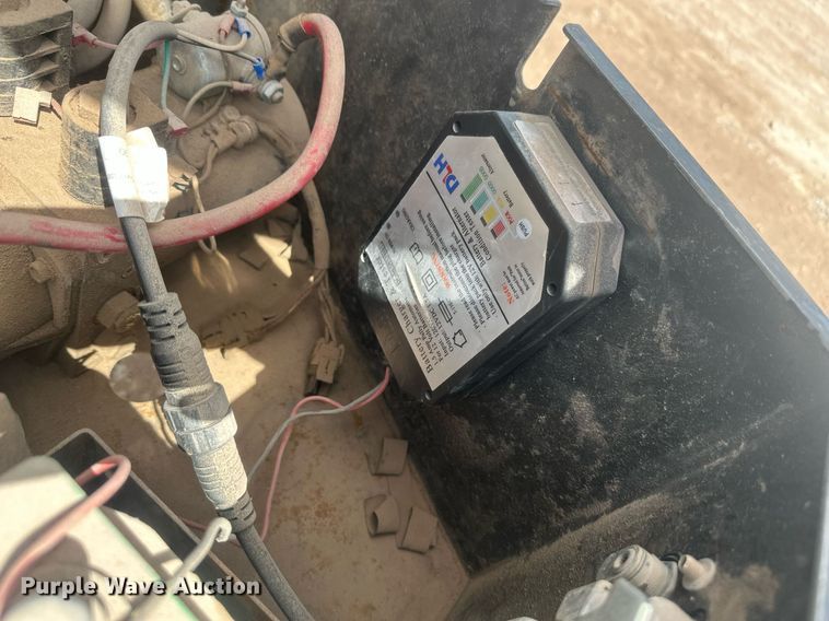 image for item ER5206 2015 Diamond C dump trailer