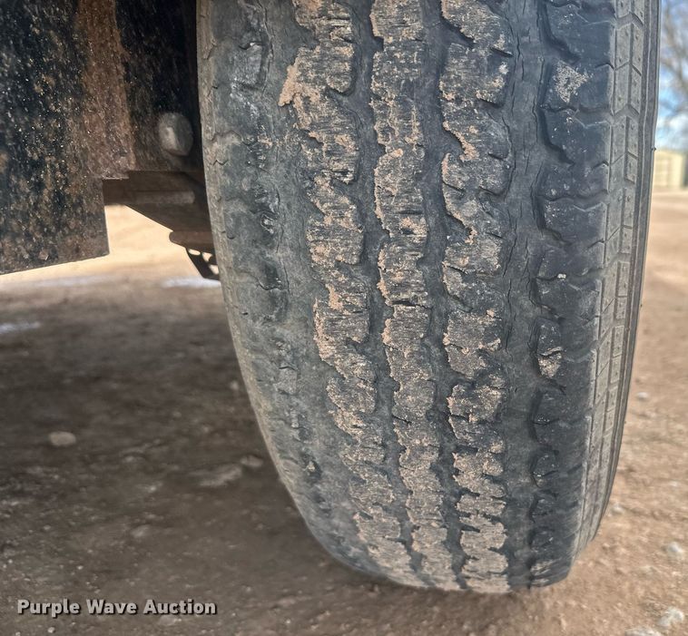 image for item ER5206 2015 Diamond C dump trailer