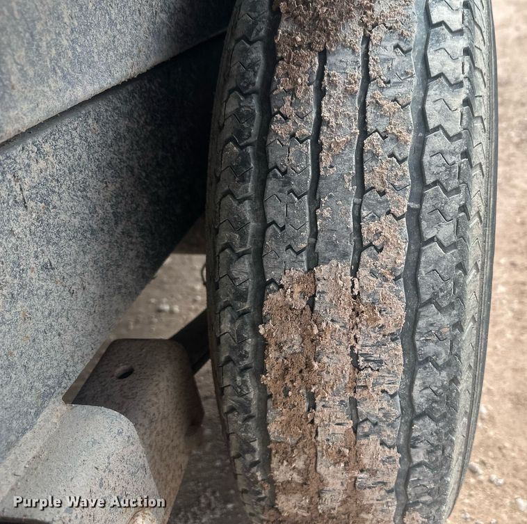 image for item ER5206 2015 Diamond C dump trailer