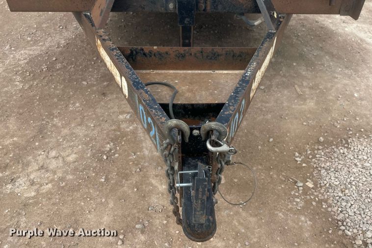 image for item ER5207 2013 Diamond C tilt deck equipment trailer