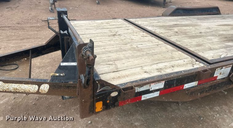 image for item ER5207 2013 Diamond C tilt deck equipment trailer