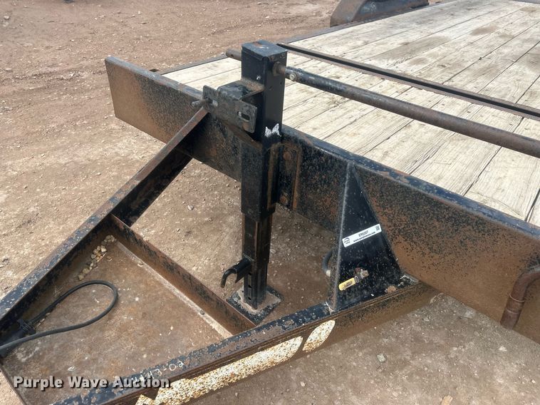 image for item ER5207 2013 Diamond C tilt deck equipment trailer