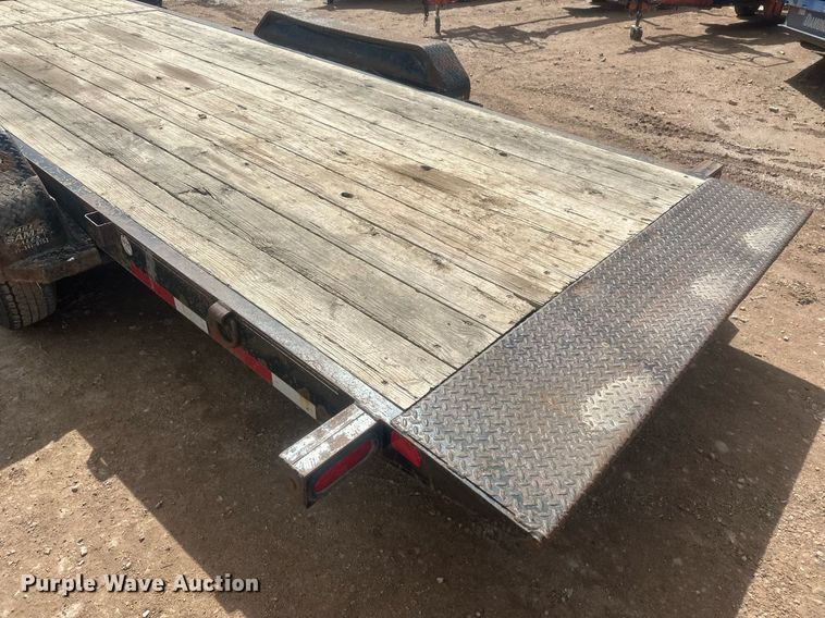 image for item ER5207 2013 Diamond C tilt deck equipment trailer