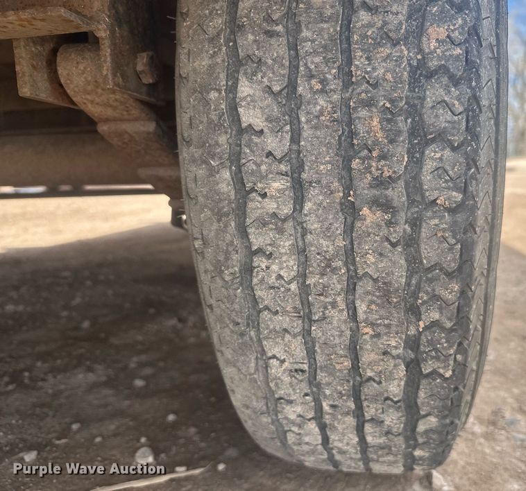 image for item ER5207 2013 Diamond C tilt deck equipment trailer