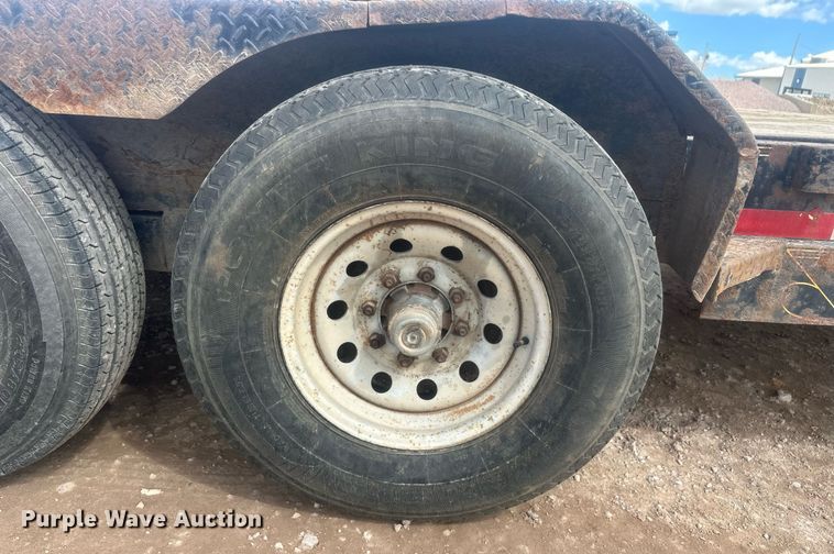 image for item ER5207 2013 Diamond C tilt deck equipment trailer