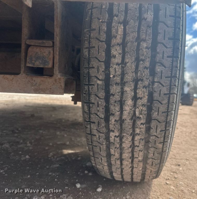 image for item ER5207 2013 Diamond C tilt deck equipment trailer