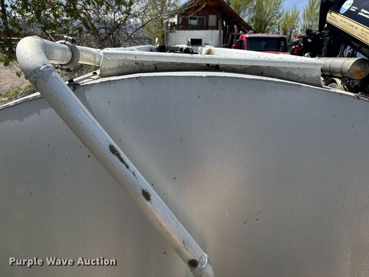 image for item FB9361 Beall tank truck bed