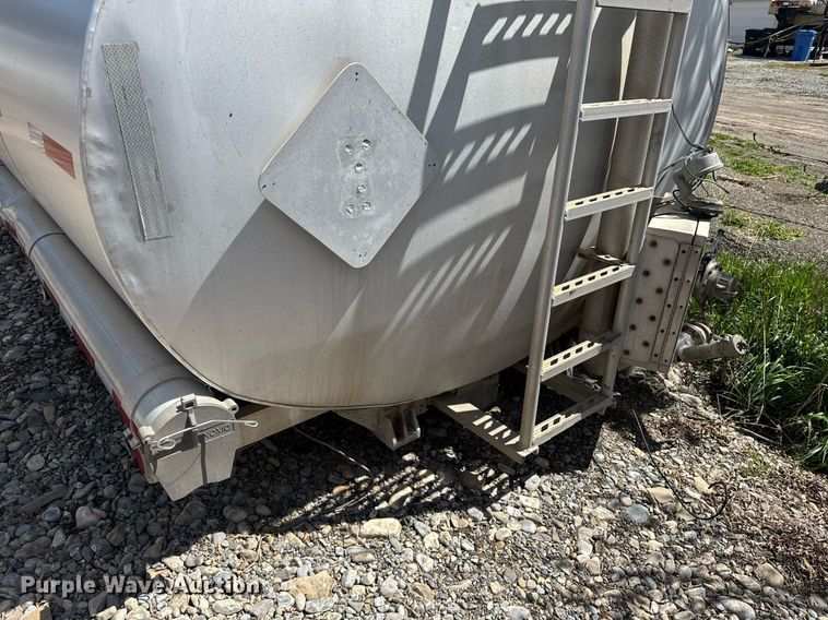 image for item FB9361 Beall tank truck bed