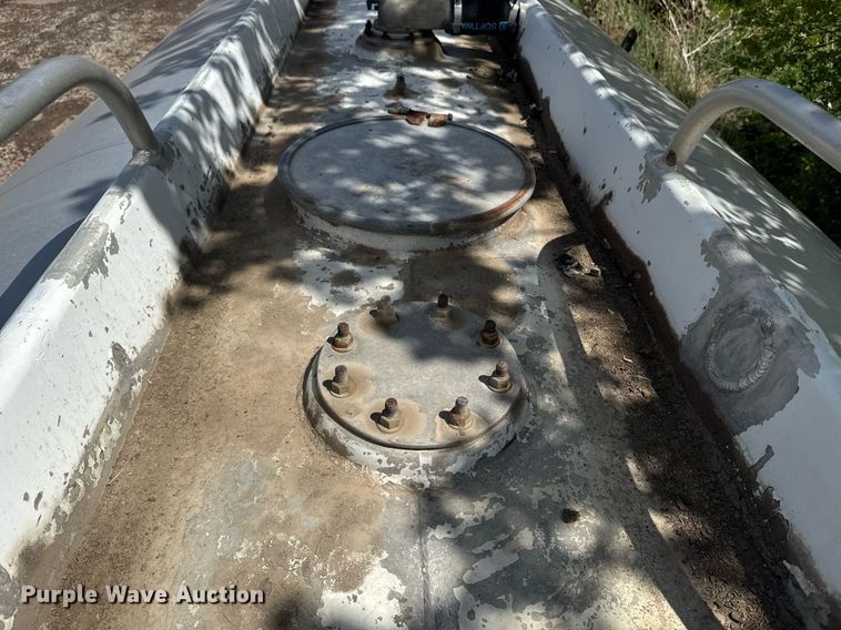 image for item FB9361 Beall tank truck bed