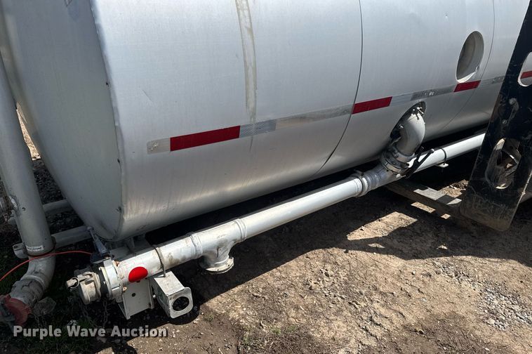 image for item FB9362 Beall tank truck bed