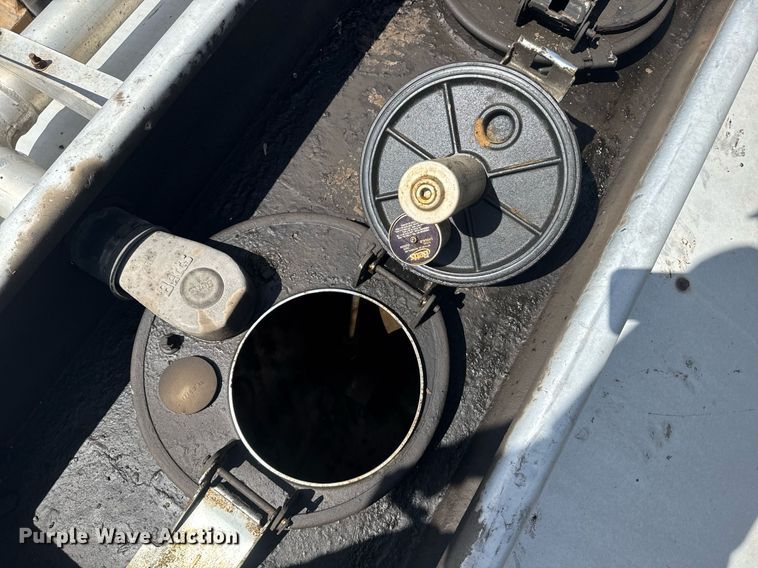 image for item FB9362 Beall tank truck bed