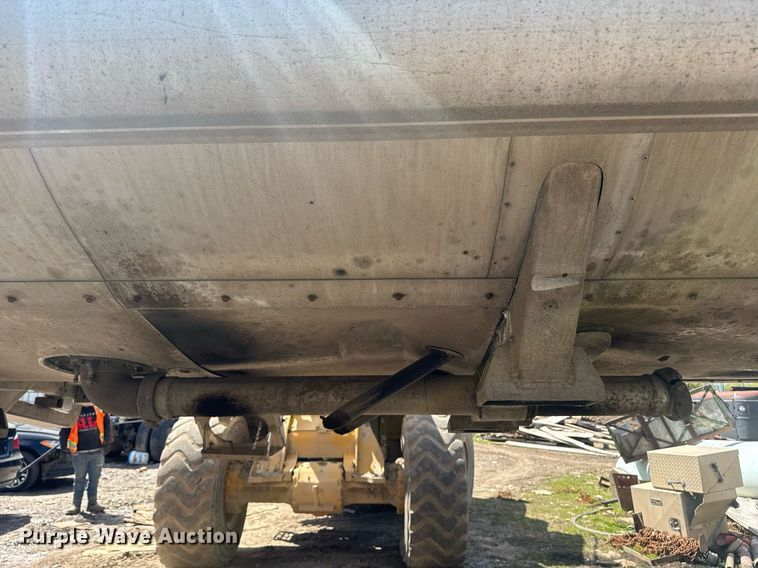 image for item FB9362 Beall tank truck bed