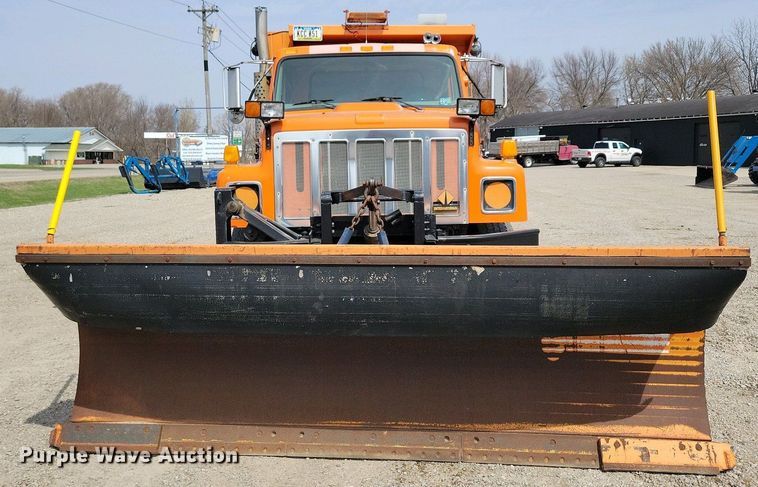 image for item NV9772 2000 International 2554 dump truck