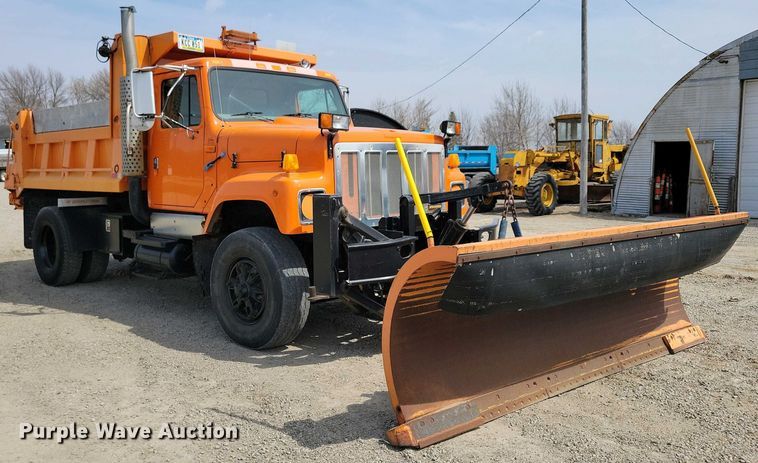 image for item NV9772 2000 International 2554 dump truck