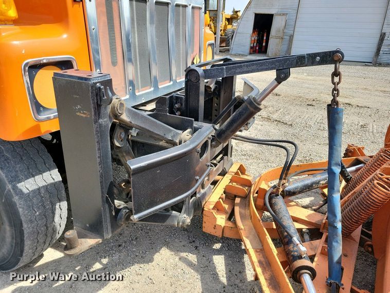 image for item NV9772 2000 International 2554 dump truck