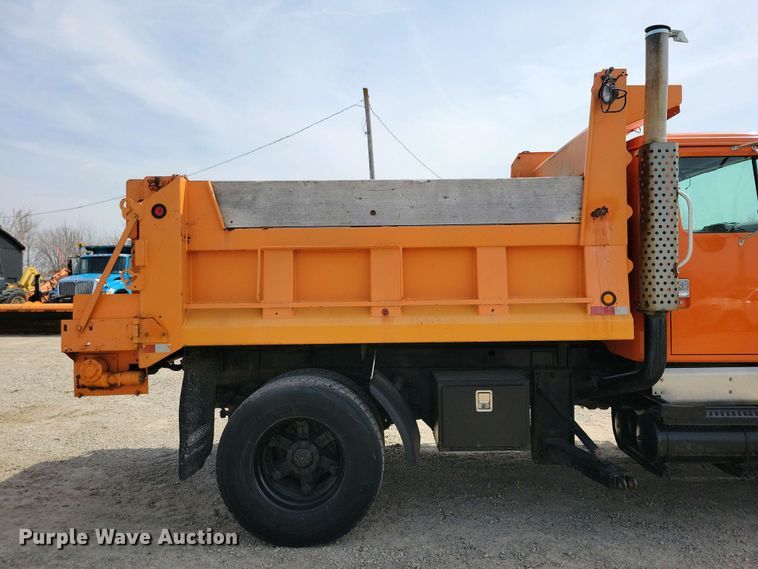 image for item NV9772 2000 International 2554 dump truck