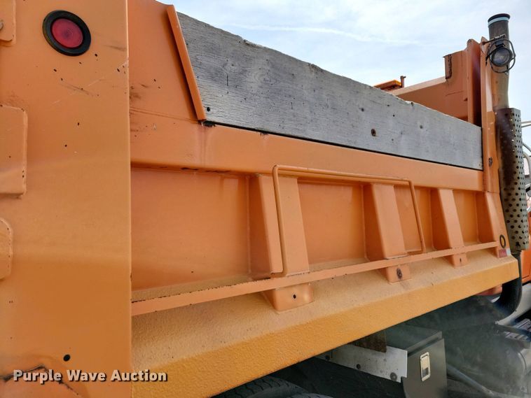 image for item NV9772 2000 International 2554 dump truck