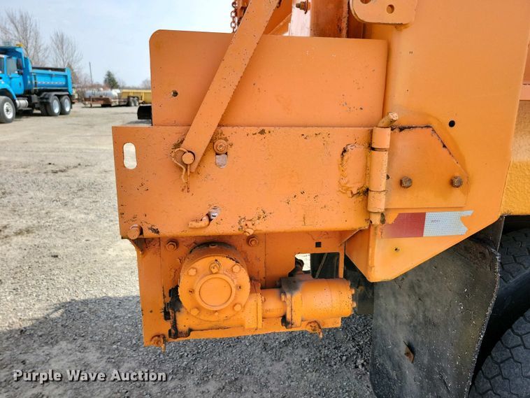 image for item NV9772 2000 International 2554 dump truck