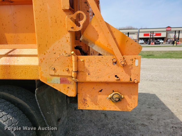 image for item NV9772 2000 International 2554 dump truck