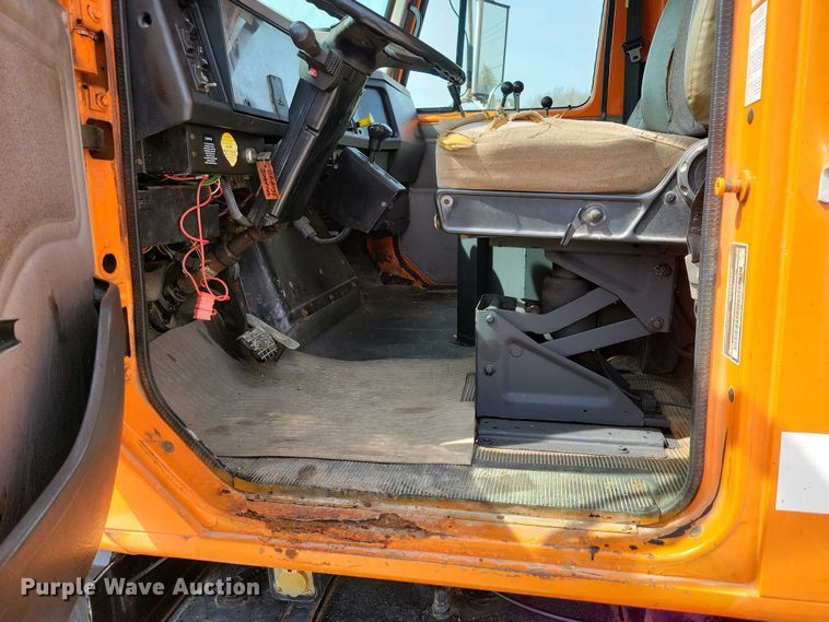 image for item NV9772 2000 International 2554 dump truck