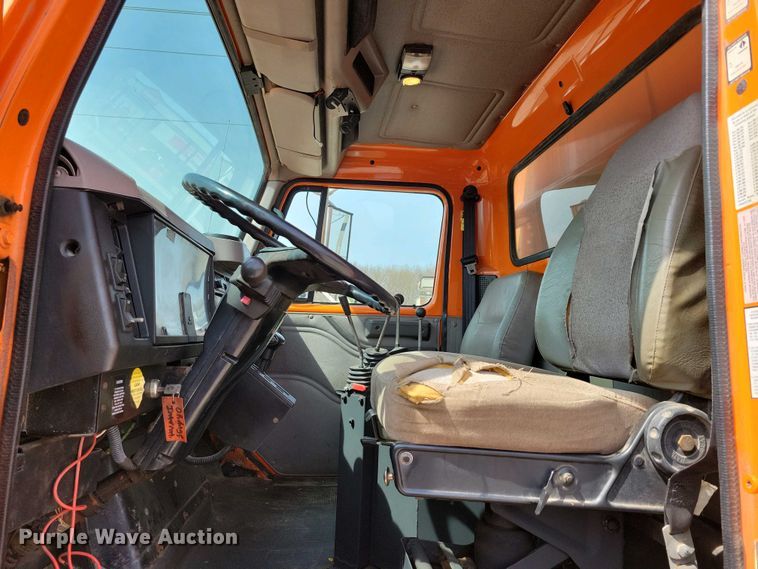 image for item NV9772 2000 International 2554 dump truck