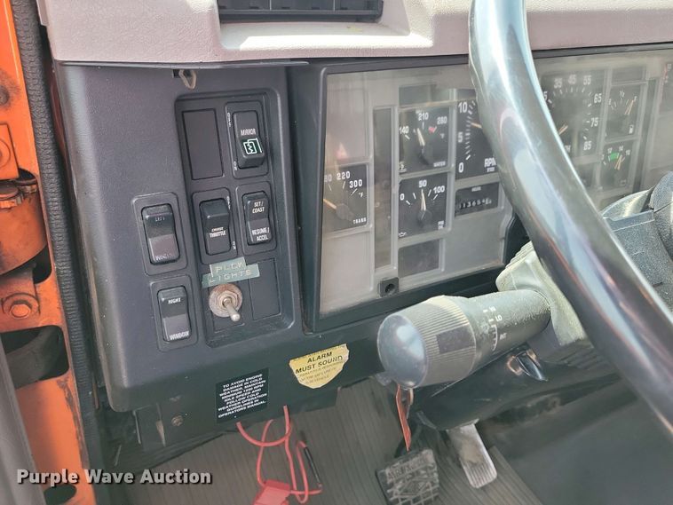 image for item NV9772 2000 International 2554 dump truck