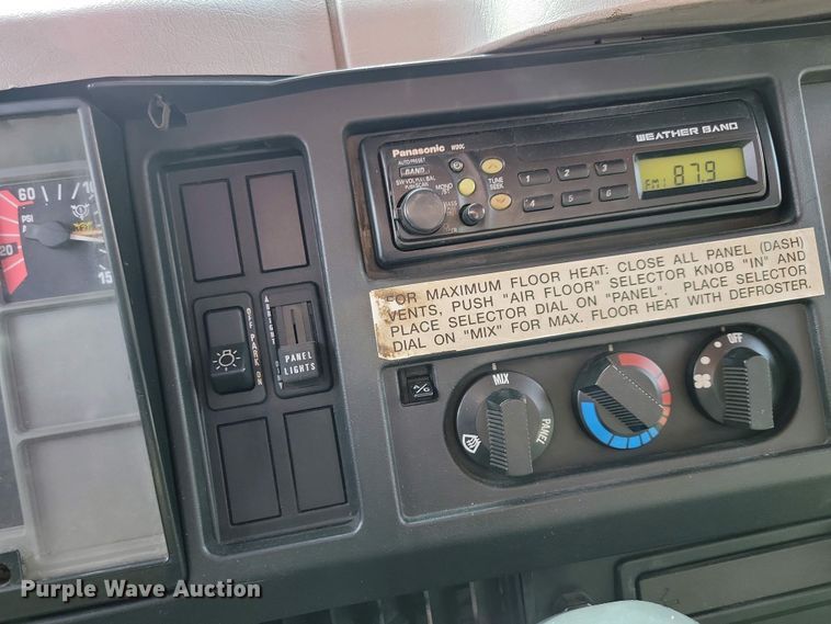 image for item NV9772 2000 International 2554 dump truck