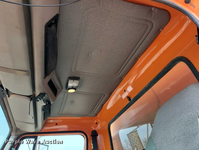 image for item NV9772 2000 International 2554 dump truck