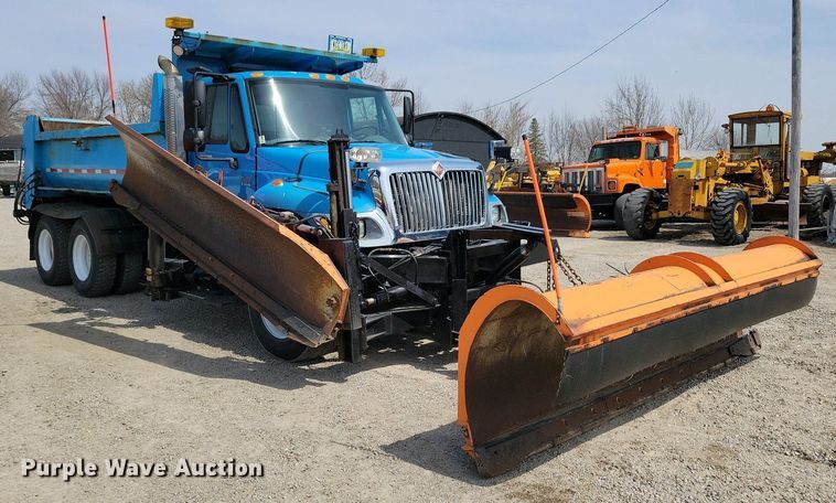 image for item NV9773 2006 International 7400 dump truck