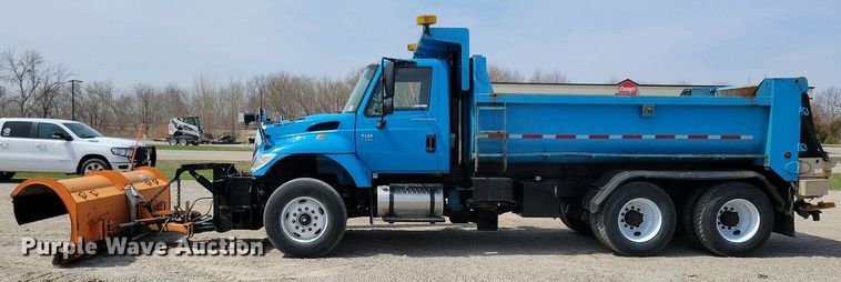 image for item NV9773 2006 International 7400 dump truck
