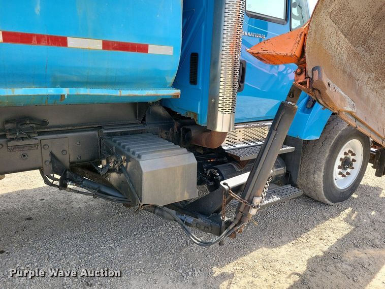 image for item NV9773 2006 International 7400 dump truck