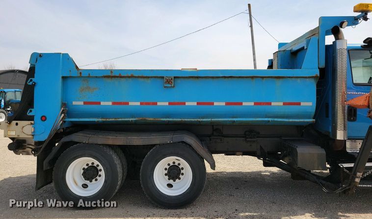 image for item NV9773 2006 International 7400 dump truck