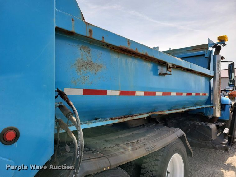 image for item NV9773 2006 International 7400 dump truck