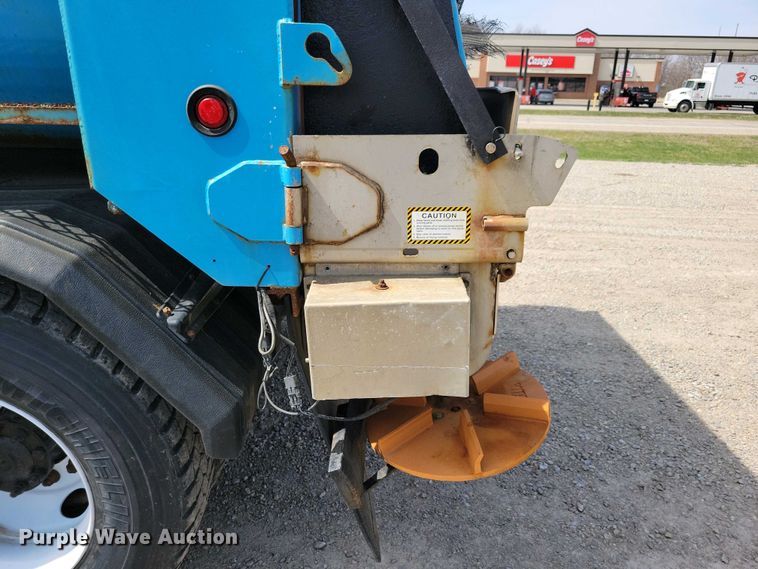 image for item NV9773 2006 International 7400 dump truck