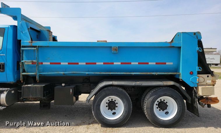 image for item NV9773 2006 International 7400 dump truck