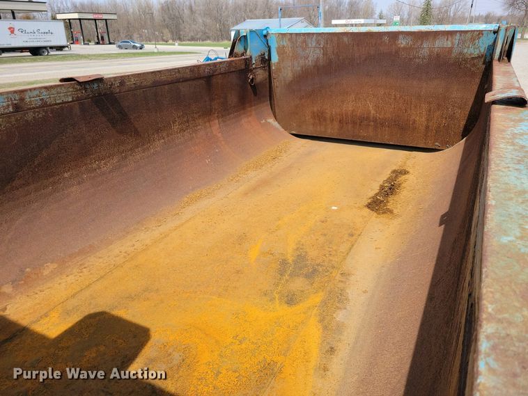 image for item NV9773 2006 International 7400 dump truck