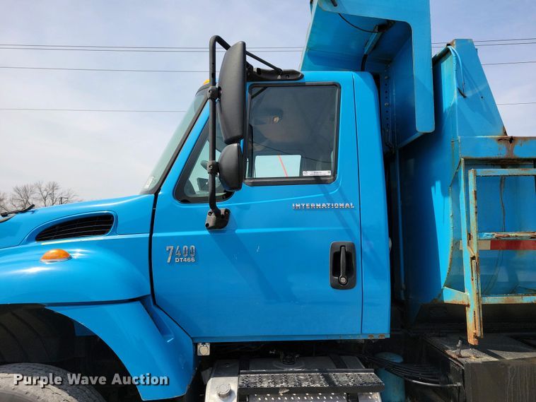 image for item NV9773 2006 International 7400 dump truck